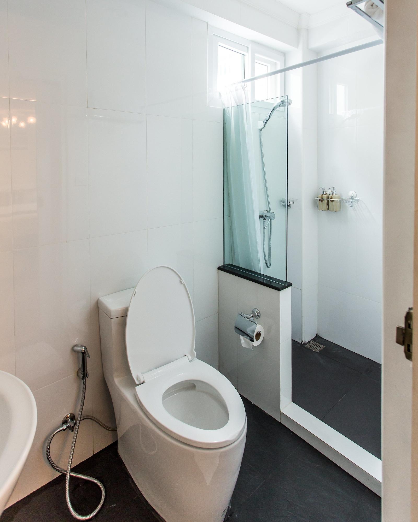 The Lek Aree Bed and Breakfast Bangkok Exteriör bild